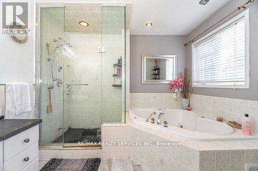 130 Dells Crescent, Brampton, Ontario  L7A 2X1 - Photo 21 - W12551174