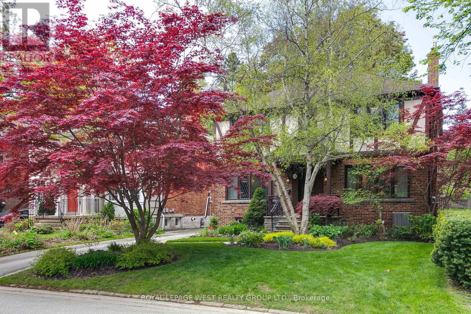 14 Dunedin Drive, Toronto, Ontario  M8X 2K5 - Photo 2 - W12551182