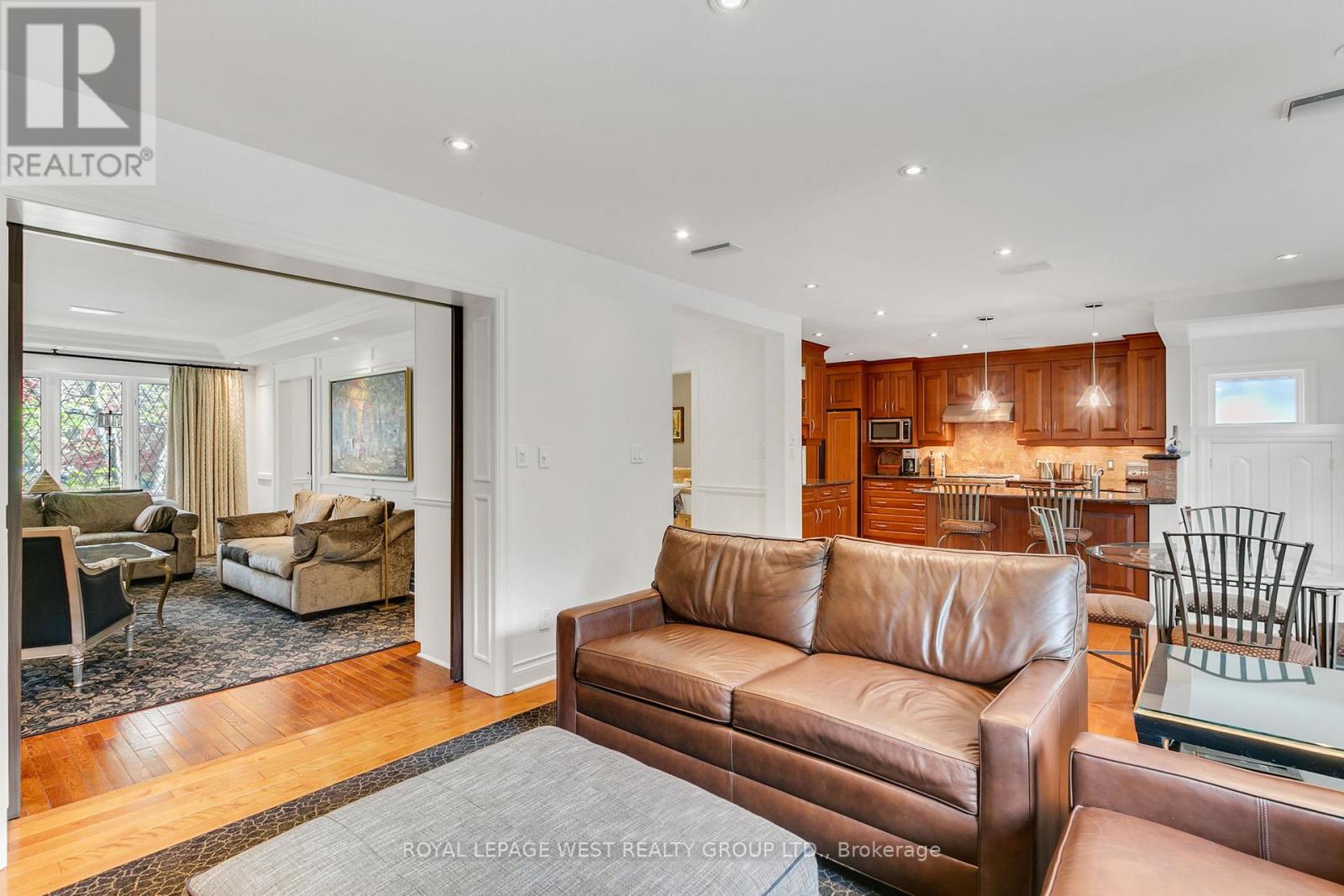 14 Dunedin Drive, Toronto, Ontario  M8X 2K5 - Photo 23 - W12551182