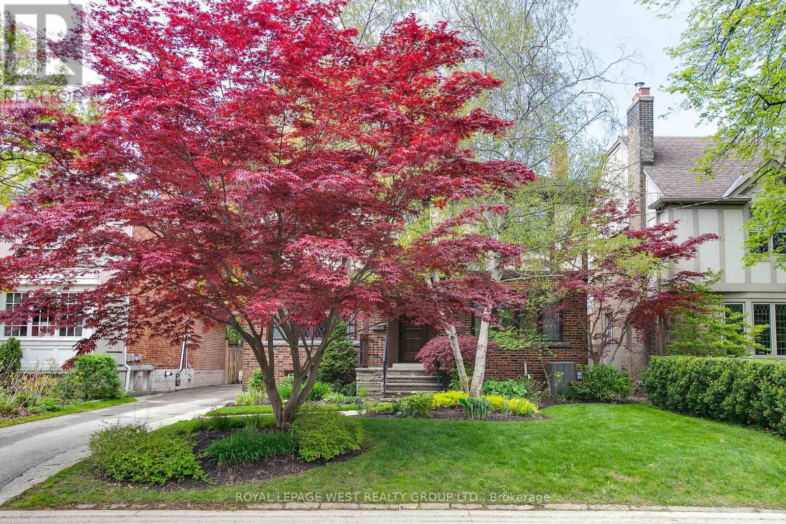 14 Dunedin Drive, Toronto, Ontario  M8X 2K5 - Photo 3 - W12551182