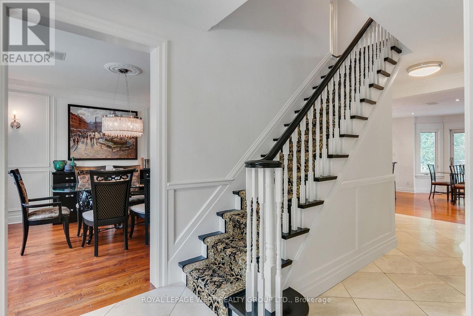 14 Dunedin Drive, Toronto, Ontario  M8X 2K5 - Photo 8 - W12551182