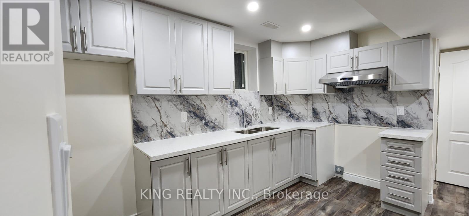 46 Meadowcrest Lane, Brampton, Ontario  L7A 0V7 - Photo 11 - W12551210