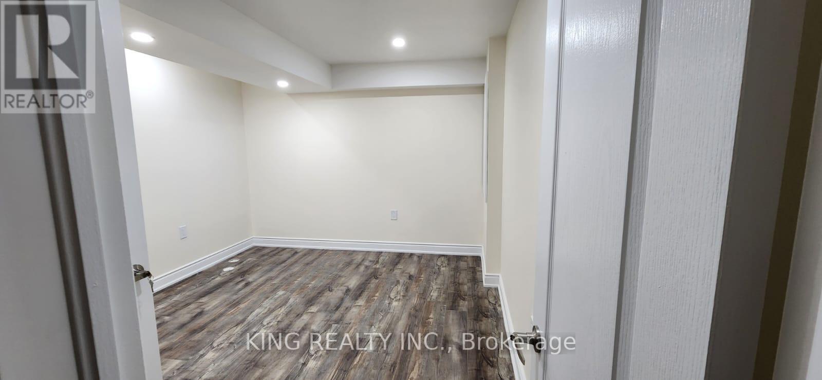 46 Meadowcrest Lane, Brampton, Ontario  L7A 0V7 - Photo 17 - W12551210