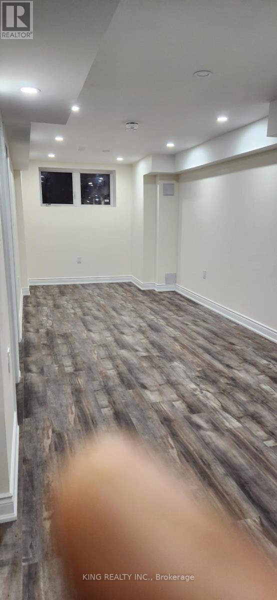 46 Meadowcrest Lane, Brampton, Ontario  L7A 0V7 - Photo 7 - W12551210