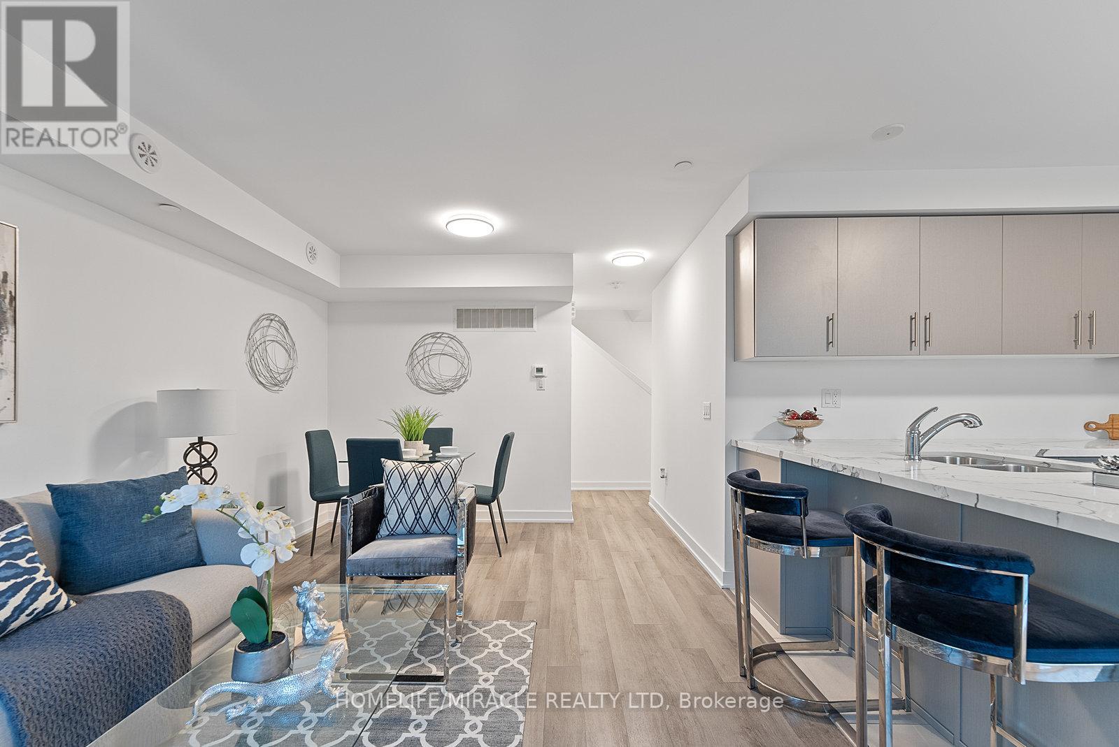 11 - 195 Veterans Drive, Brampton, Ontario L7A 5L2 - Photo 10 - W12551216