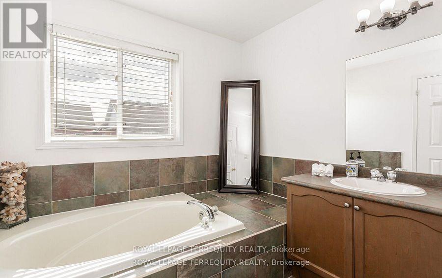 4762 Allegheny Road, Mississauga, Ontario  L5R 0A6 - Photo 26 - W12551258