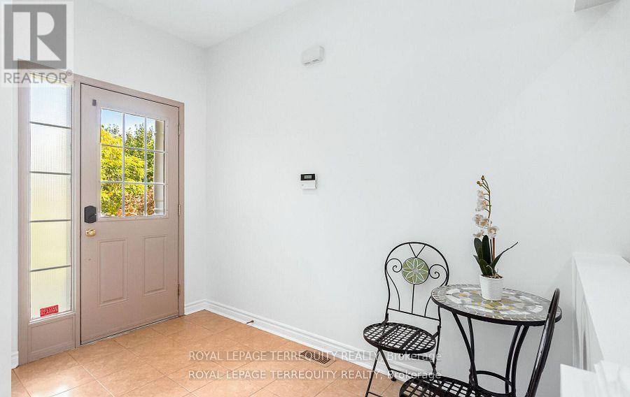 4762 Allegheny Road, Mississauga, Ontario  L5R 0A6 - Photo 4 - W12551258