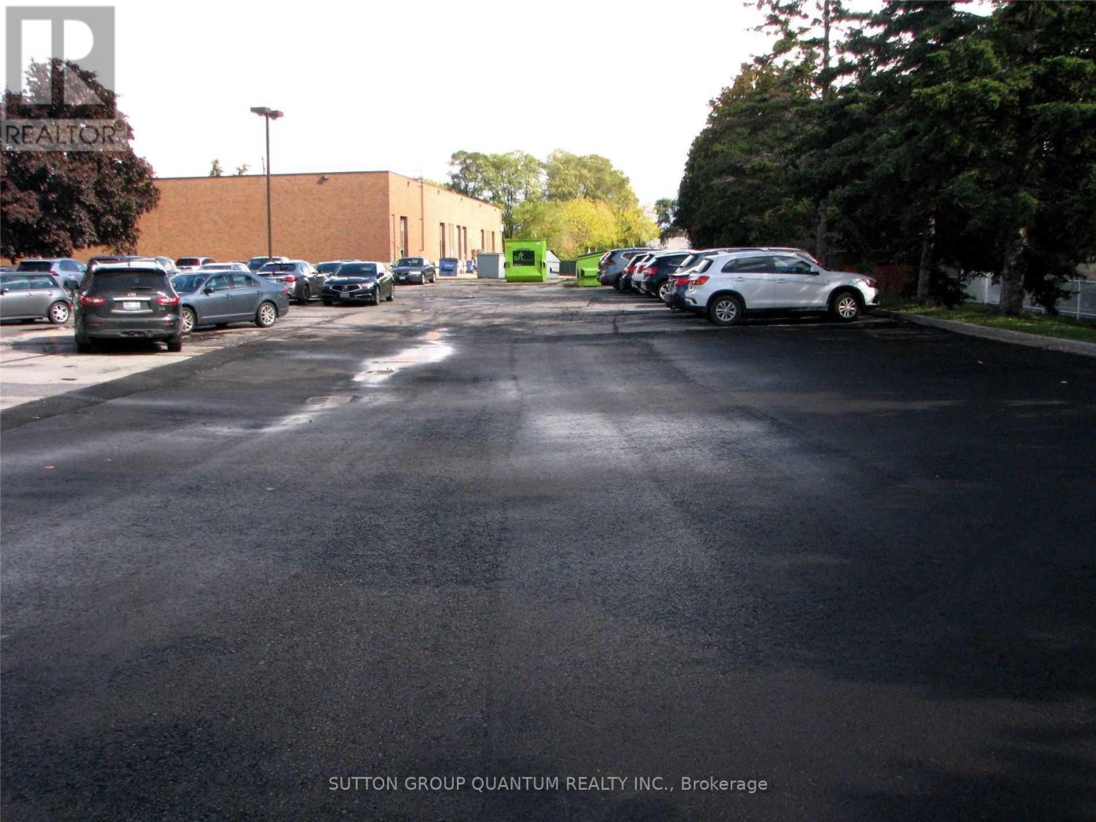 208 - 1060 Speers Road, Oakville, Ontario  L6L 2X4 - Photo 3 - W12551302