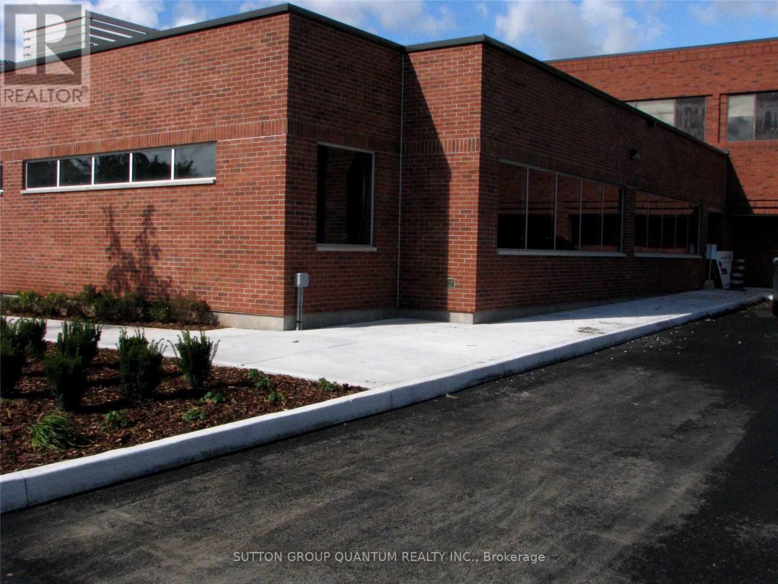 208 - 1060 Speers Road, Oakville, Ontario  L6L 2X4 - Photo 4 - W12551302