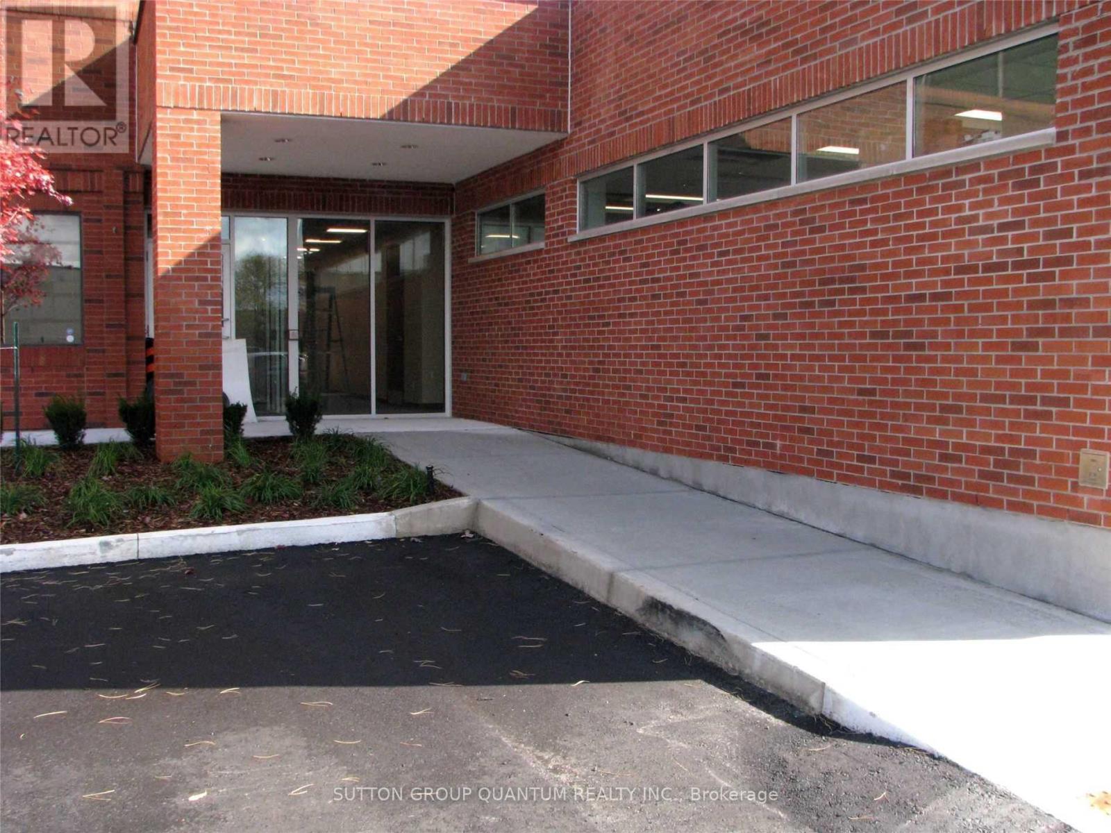 208 - 1060 Speers Road, Oakville, Ontario  L6L 2X4 - Photo 8 - W12551302