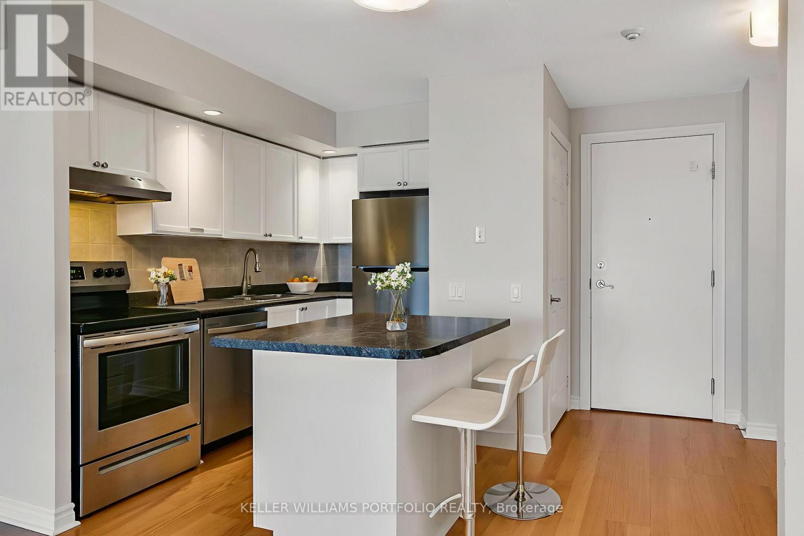 707 - 5229 Dundas Street W, Toronto, Ontario M9B 6L9 - Photo 11 - W12551304