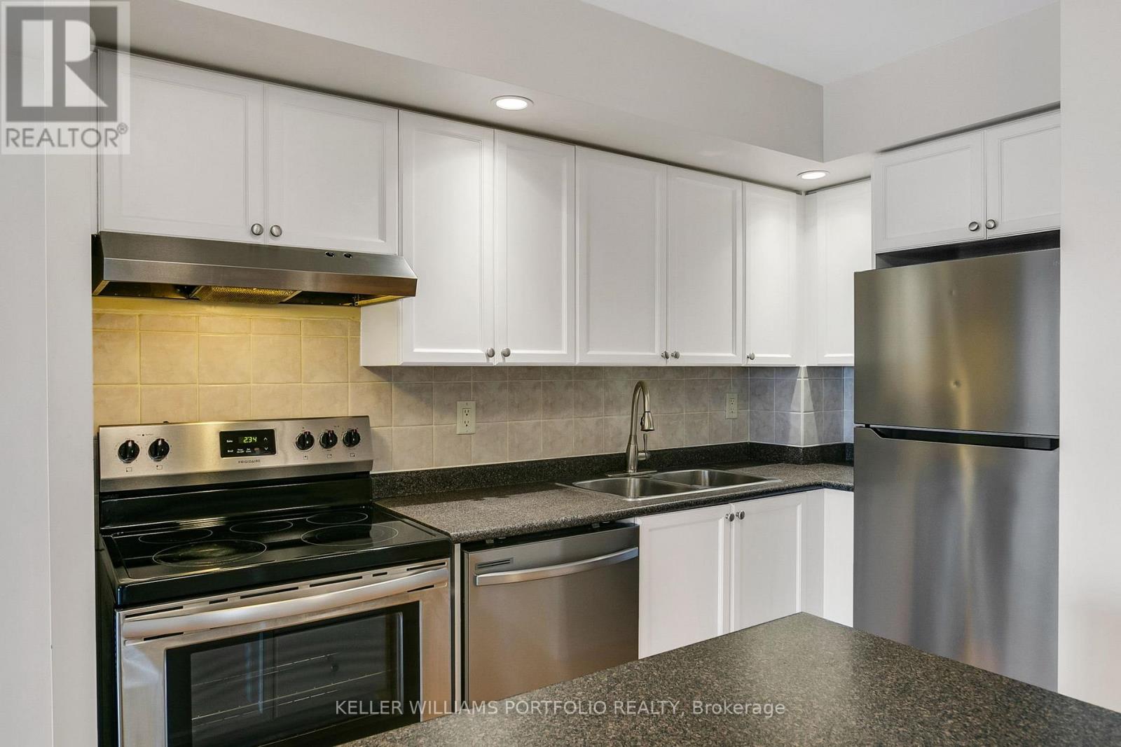 707 - 5229 Dundas Street W, Toronto, Ontario M9B 6L9 - Photo 13 - W12551304