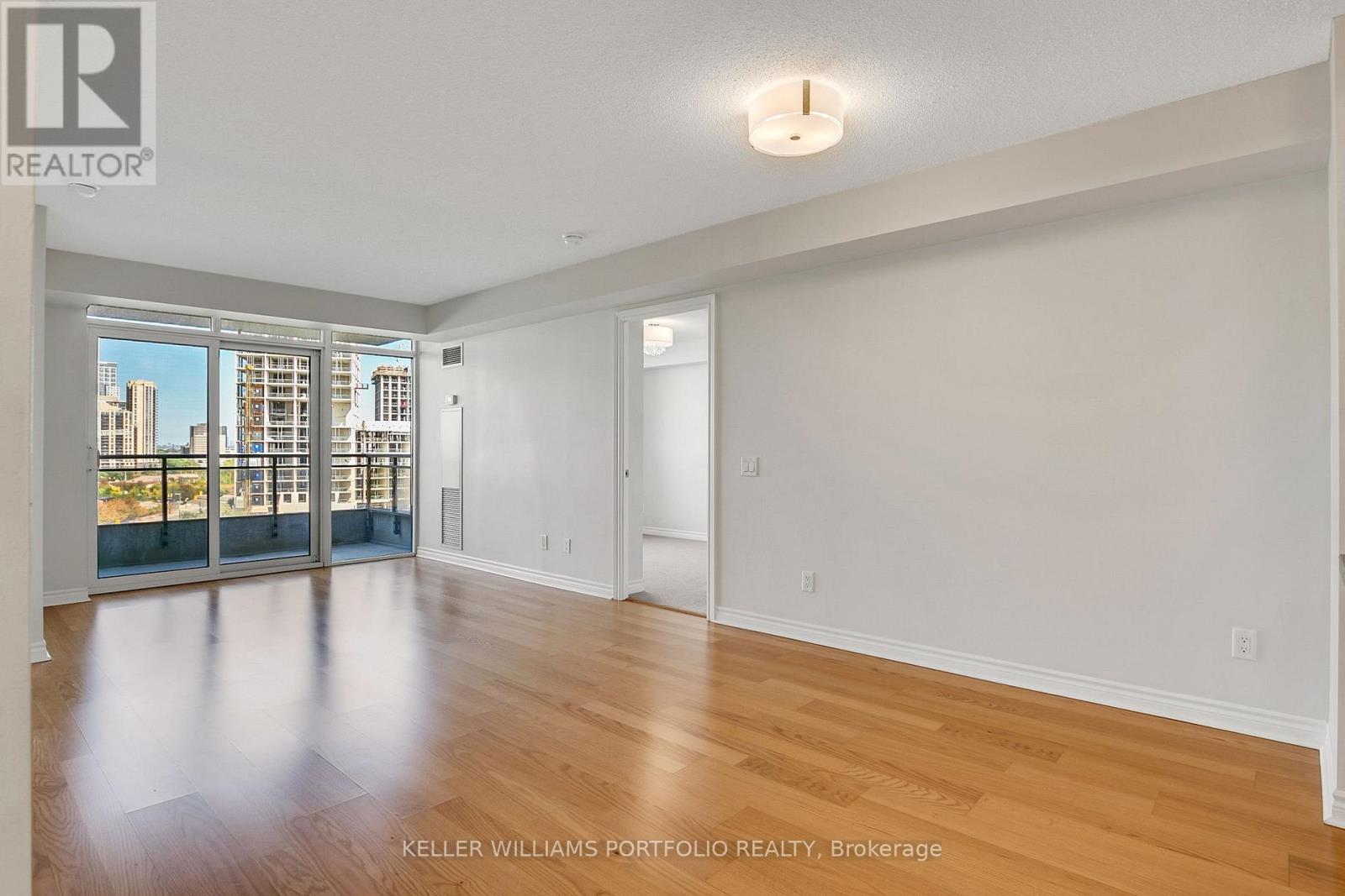 707 - 5229 Dundas Street W, Toronto, Ontario M9B 6L9 - Photo 8 - W12551304