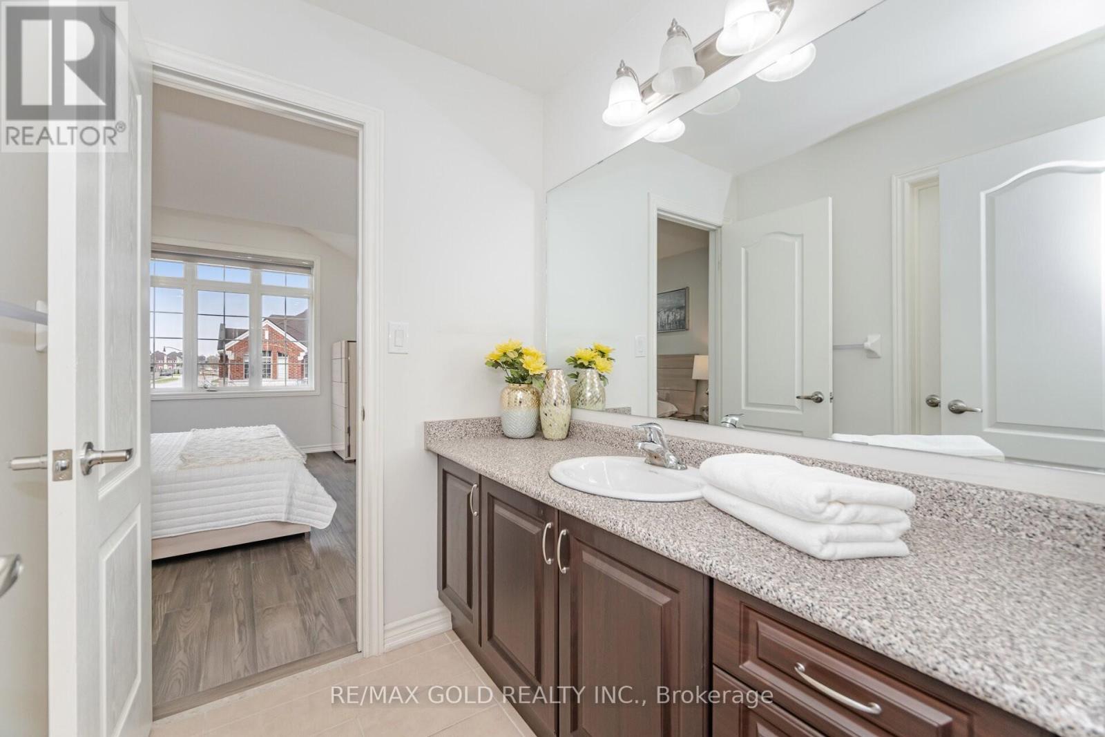 1 Hertonia Street, Brampton, Ontario  L6P 4J7 - Photo 26 - W12551308