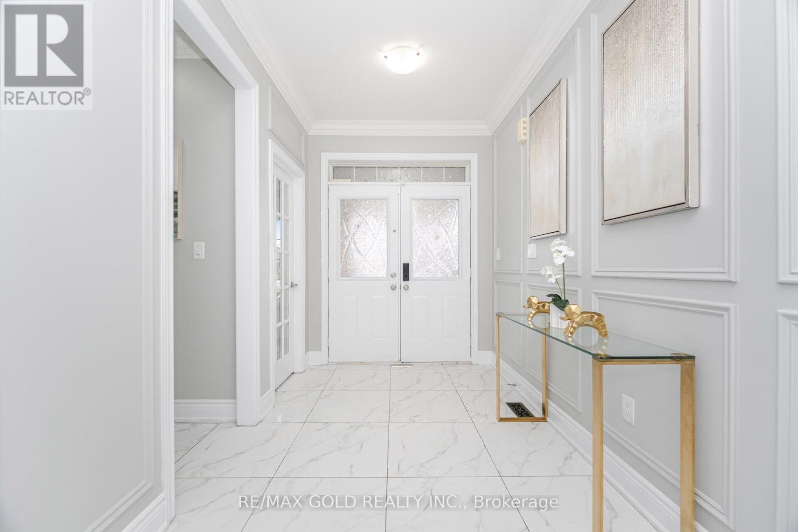 1 Hertonia Street, Brampton, Ontario  L6P 4J7 - Photo 3 - W12551308