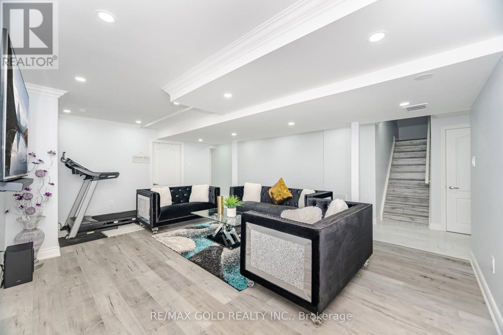 1 Hertonia Street, Brampton, Ontario  L6P 4J7 - Photo 30 - W12551308