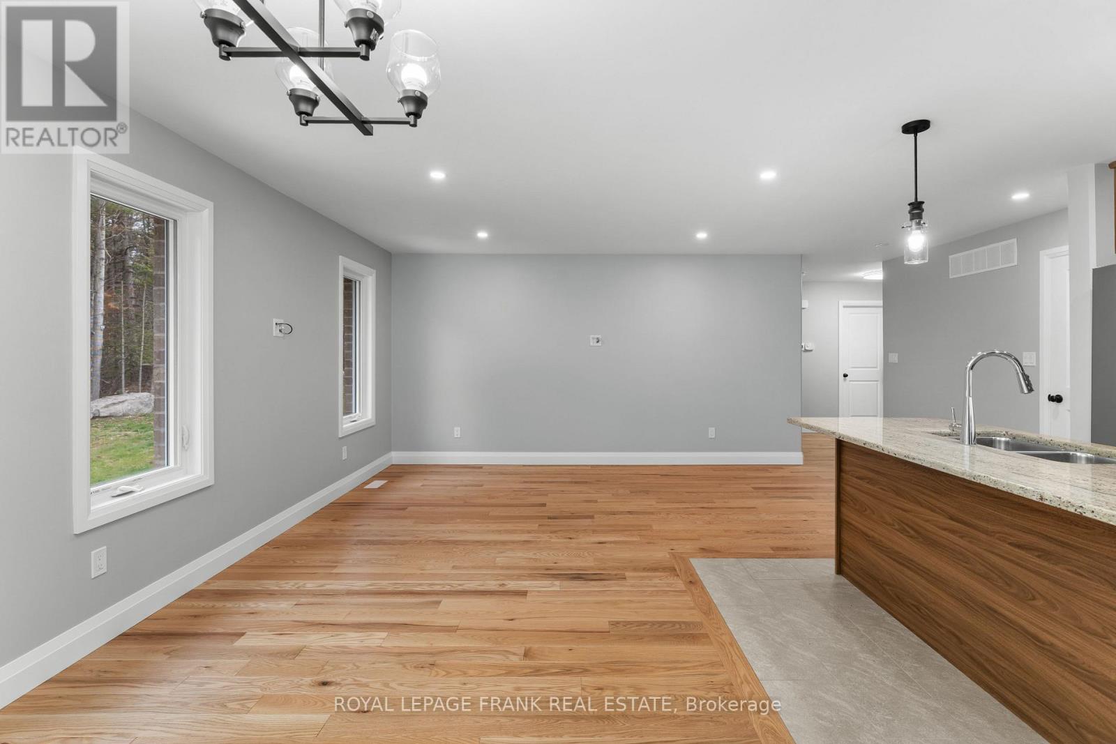 47 Birch Crescent, Kawartha Lakes, Ontario K0M 1A0 - Photo 14 - X12551350