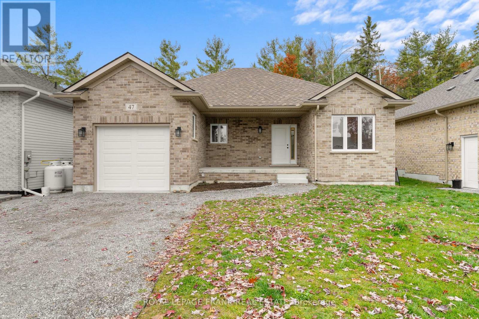 47 Birch Crescent, Kawartha Lakes, Ontario K0M 1A0 - Photo 2 - X12551350