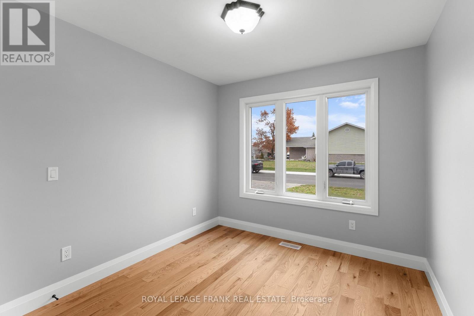 47 Birch Crescent, Kawartha Lakes, Ontario K0M 1A0 - Photo 21 - X12551350