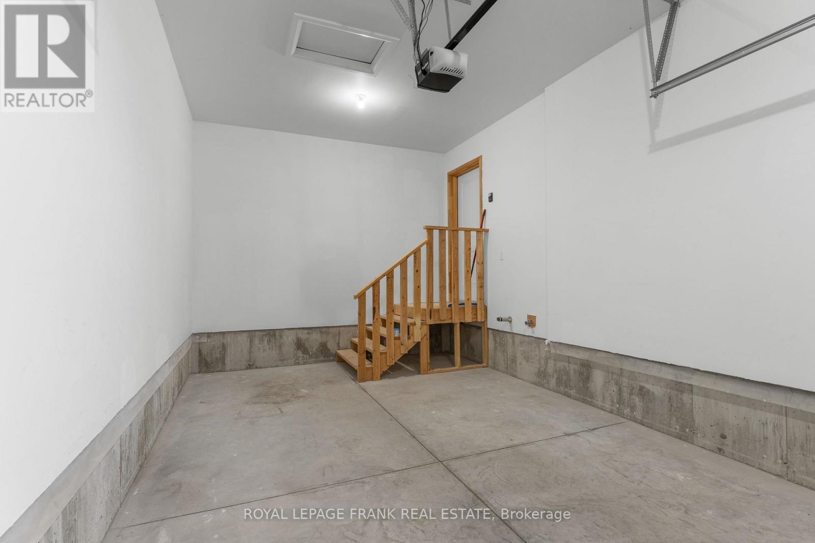 47 Birch Crescent, Kawartha Lakes, Ontario K0M 1A0 - Photo 25 - X12551350