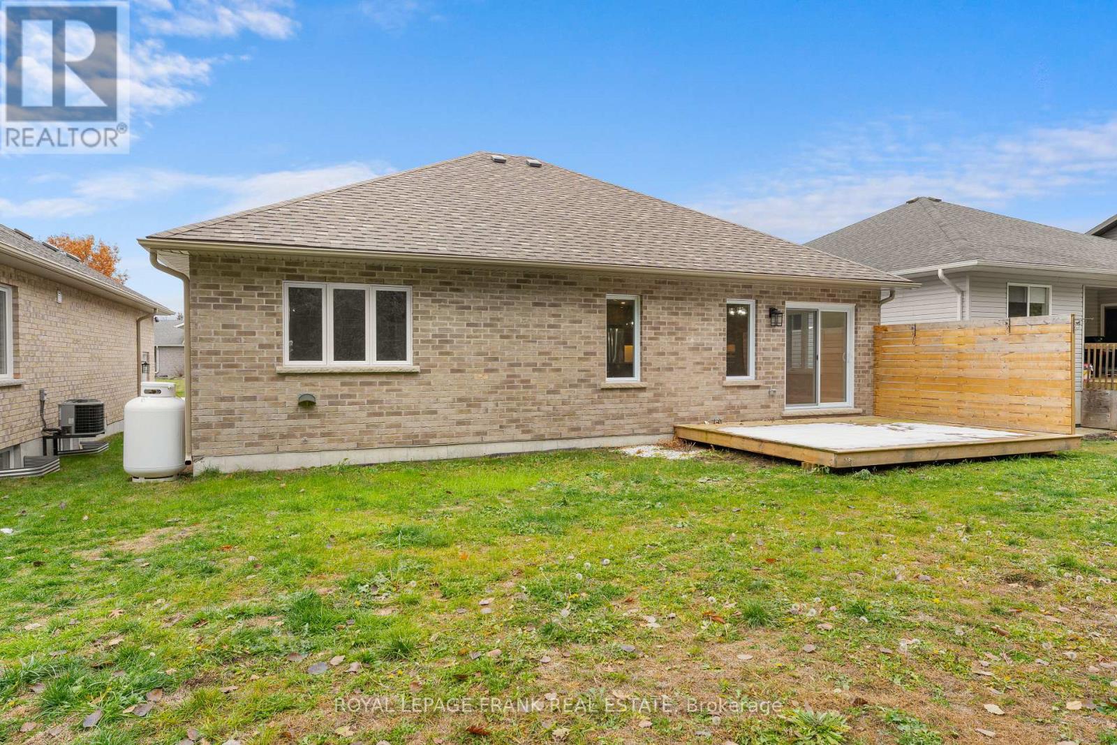 47 Birch Crescent, Kawartha Lakes, Ontario K0M 1A0 - Photo 27 - X12551350