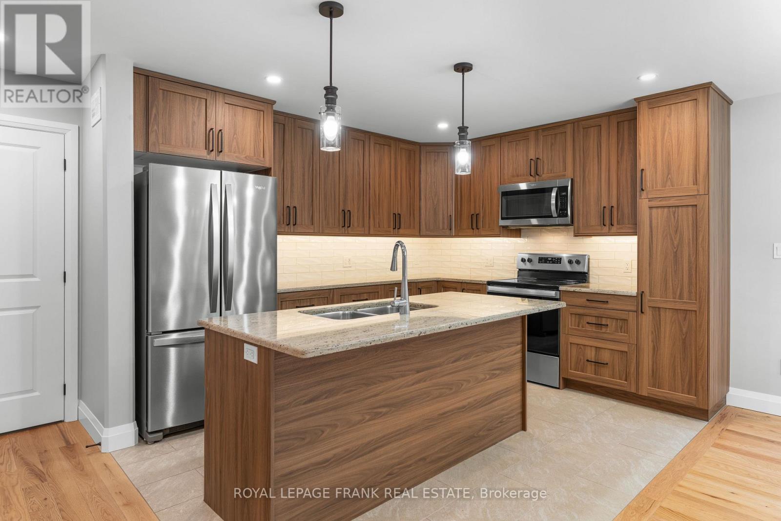 47 Birch Crescent, Kawartha Lakes, Ontario K0M 1A0 - Photo 6 - X12551350