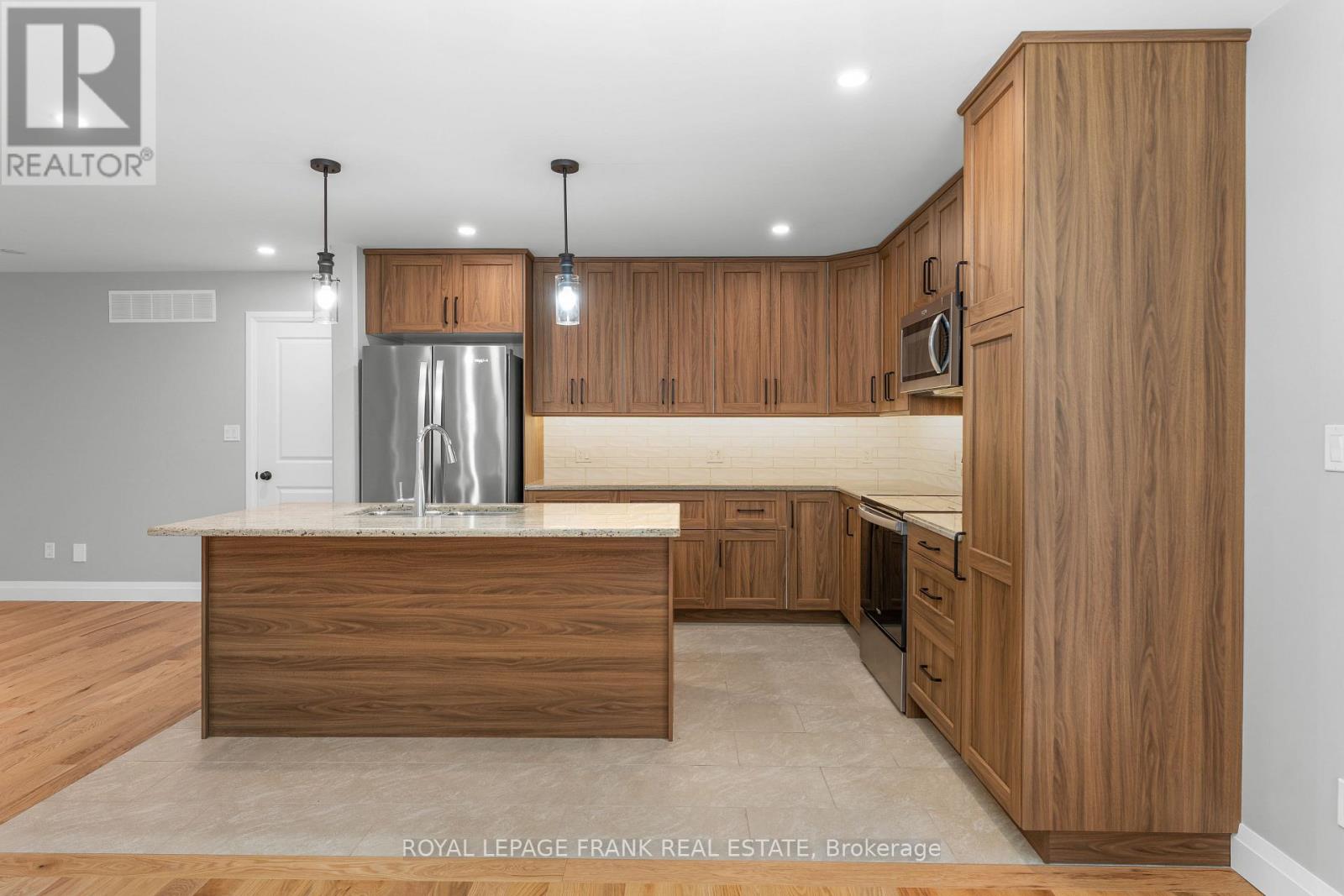 47 Birch Crescent, Kawartha Lakes, Ontario K0M 1A0 - Photo 7 - X12551350