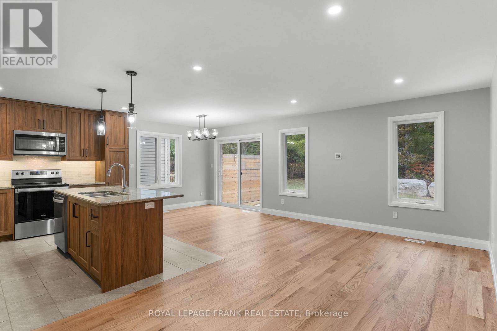 47 Birch Crescent, Kawartha Lakes, Ontario K0M 1A0 - Photo 9 - X12551350