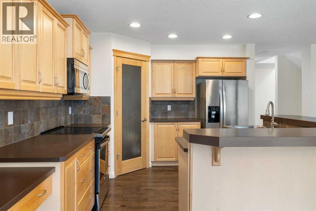 29 Sunset Close, Cochrane, Alberta  T4C 0B3 - Photo 6 - A2247491