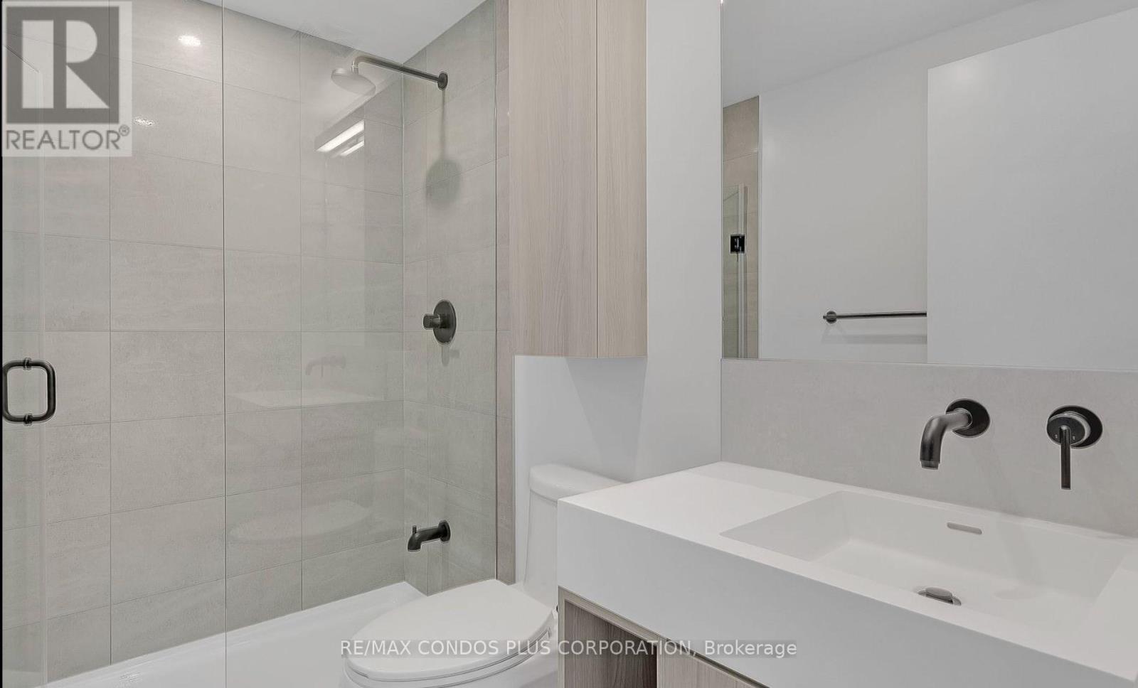 1305 - 108 Peter Street, Toronto, Ontario  M5V 0W2 - Photo 8 - C12420926