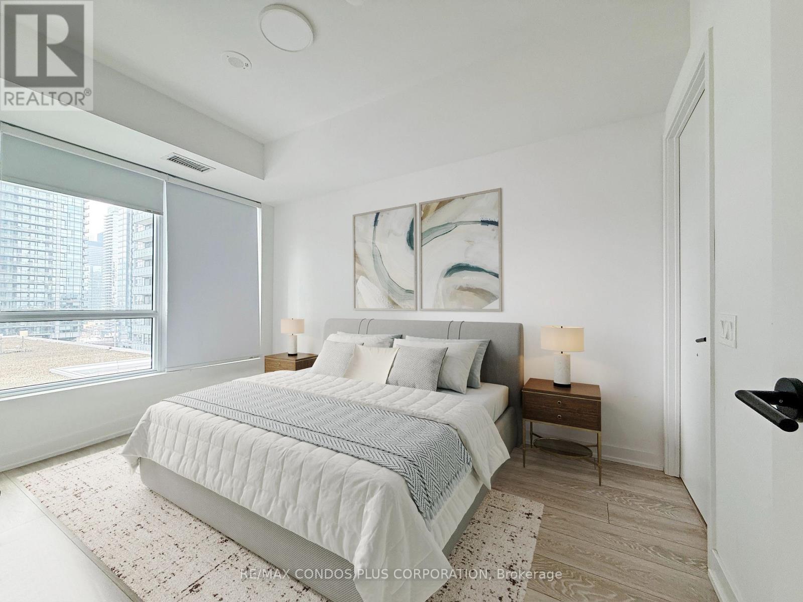 1305 - 108 Peter Street, Toronto, Ontario  M5V 0W2 - Photo 7 - C12420926