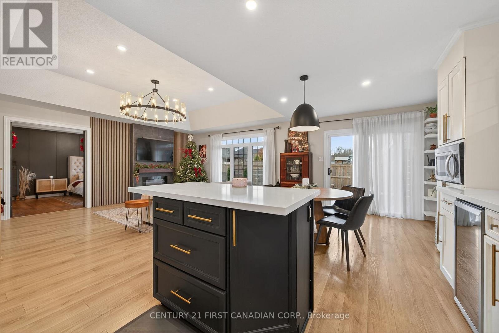 292 Thorne Drive, Strathroy-Caradoc, Ontario  N7G 4E1 - Photo 23 - X12551330