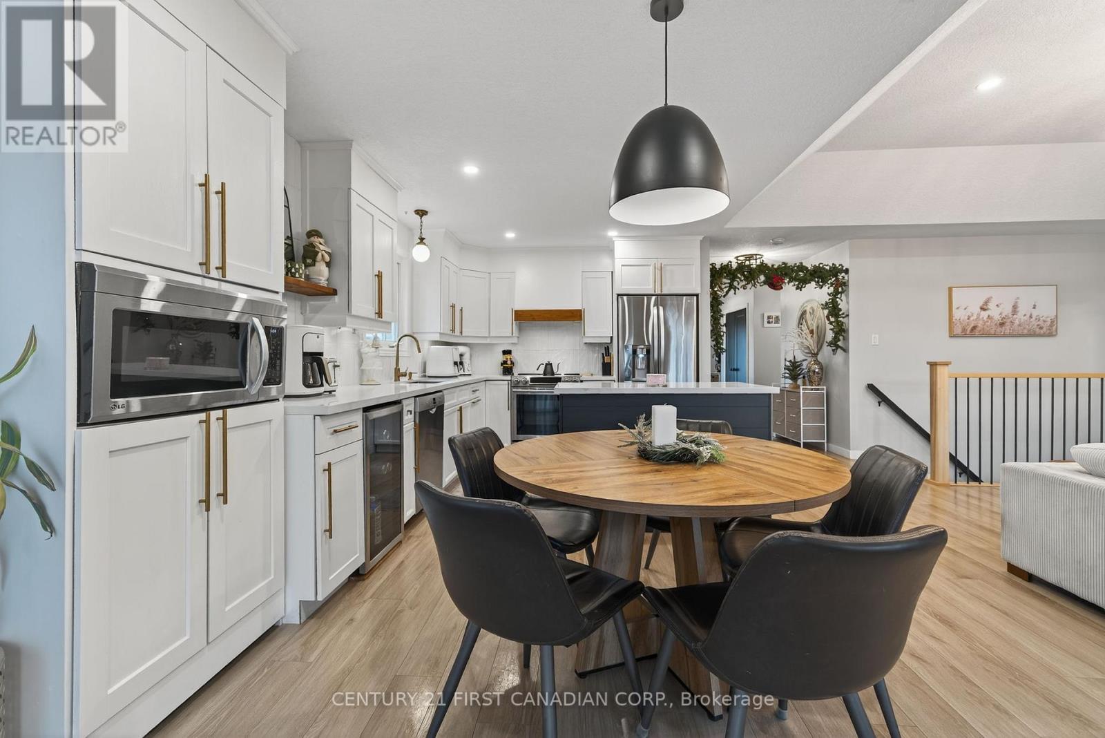 292 Thorne Drive, Strathroy-Caradoc, Ontario  N7G 4E1 - Photo 25 - X12551330