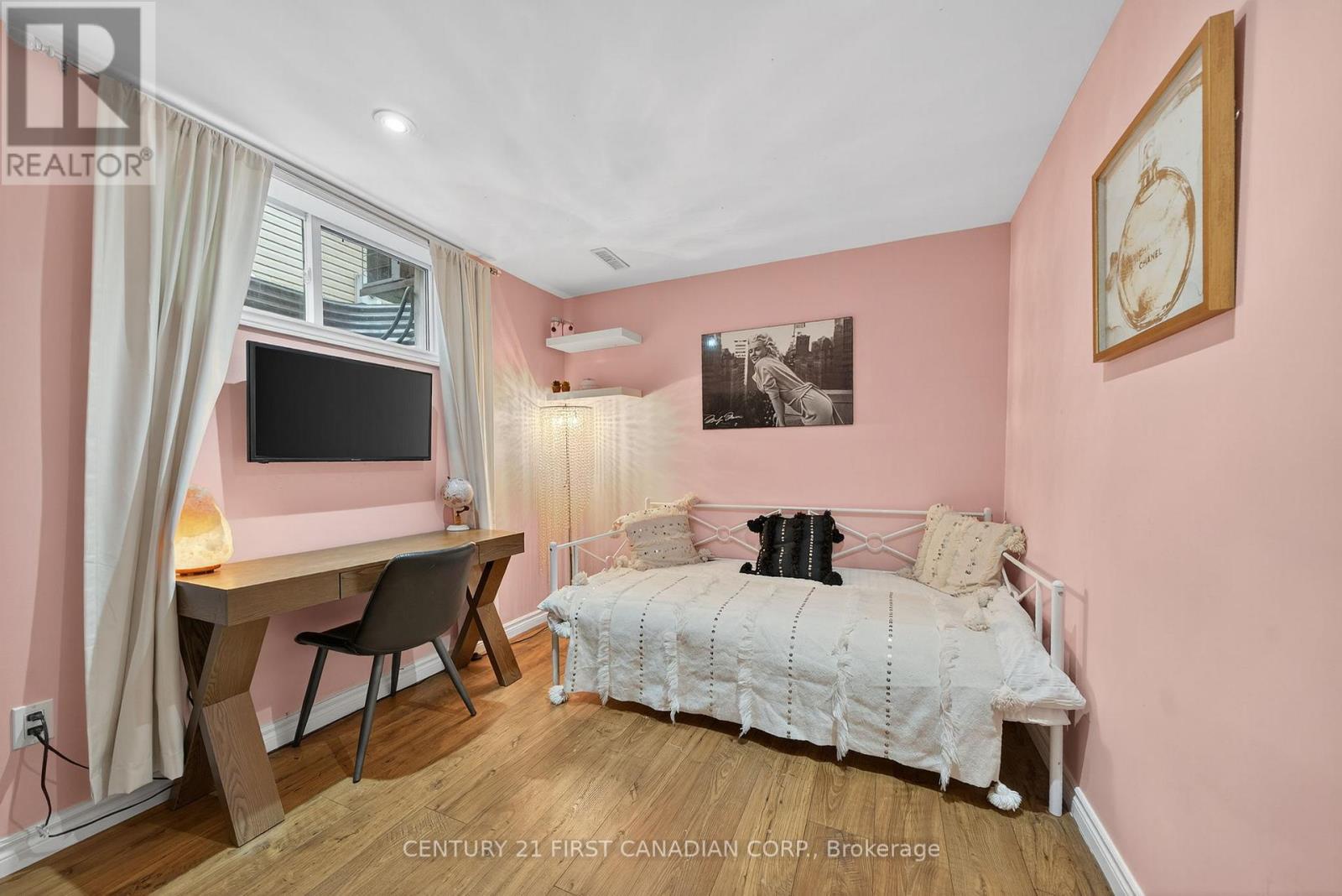 292 Thorne Drive, Strathroy-Caradoc, Ontario  N7G 4E1 - Photo 35 - X12551330