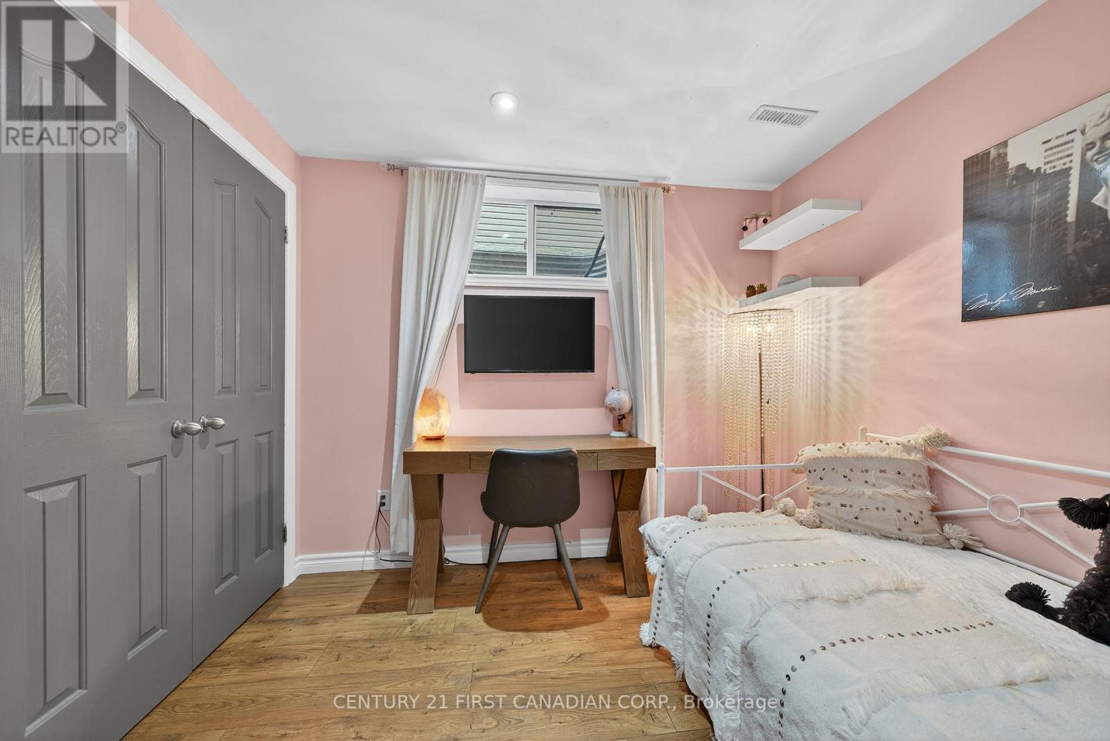 292 Thorne Drive, Strathroy-Caradoc, Ontario  N7G 4E1 - Photo 36 - X12551330