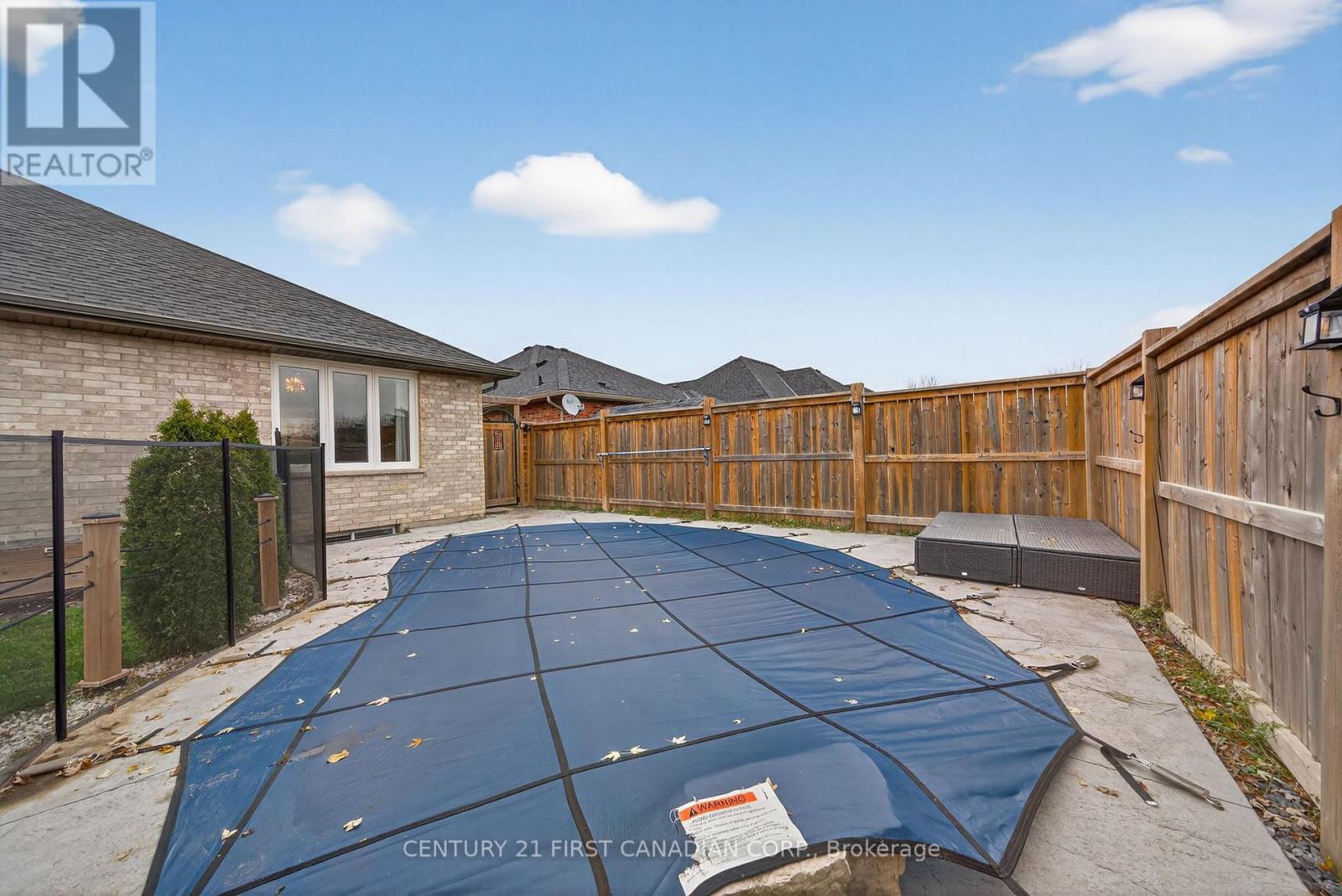 292 Thorne Drive, Strathroy-Caradoc, Ontario  N7G 4E1 - Photo 42 - X12551330