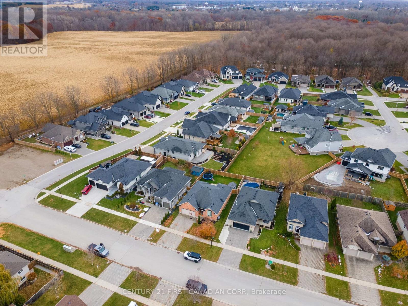 292 Thorne Drive, Strathroy-Caradoc, Ontario  N7G 4E1 - Photo 49 - X12551330