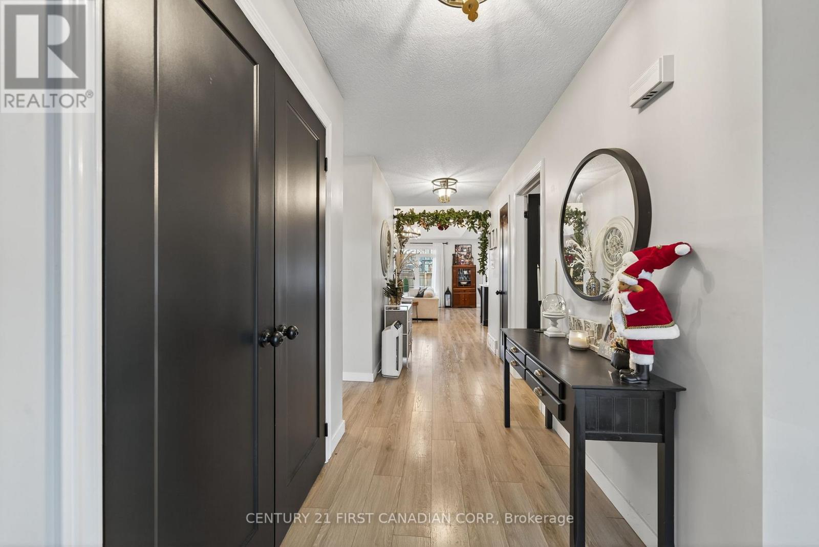 292 Thorne Drive, Strathroy-Caradoc, Ontario  N7G 4E1 - Photo 6 - X12551330