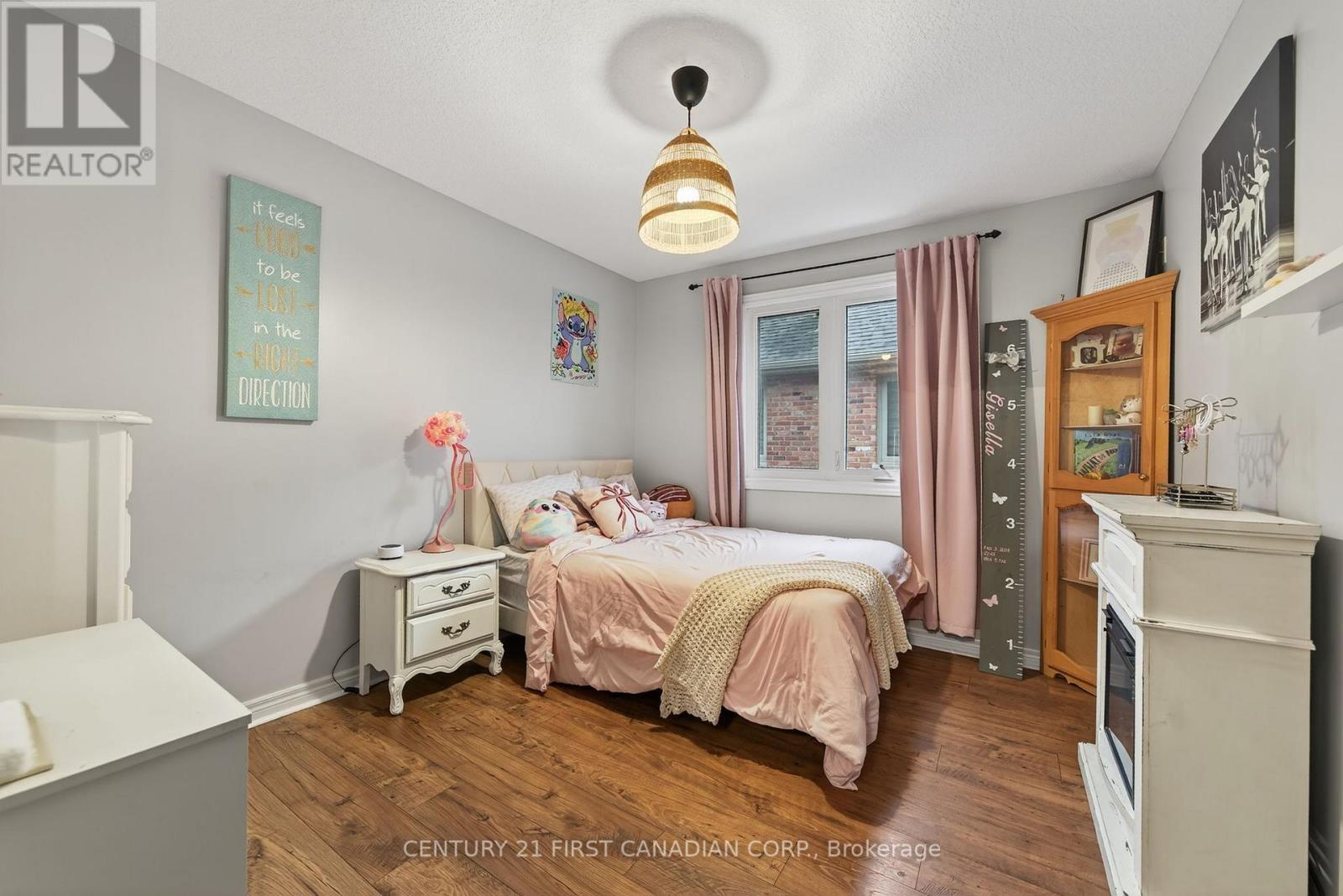 292 Thorne Drive, Strathroy-Caradoc, Ontario  N7G 4E1 - Photo 9 - X12551330