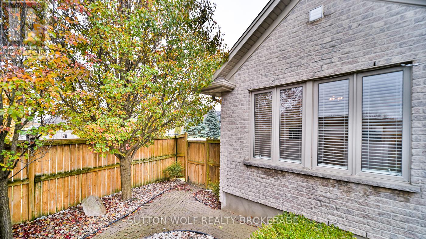 501 Darcy Drive, Strathroy-Caradoc, Ontario  N7G 4K9 - Photo 10 - X12551348