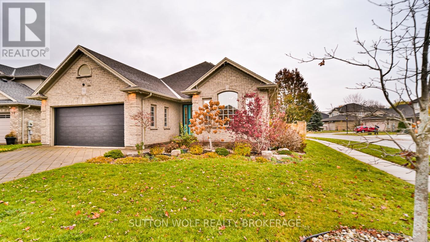 501 Darcy Drive, Strathroy-Caradoc, Ontario  N7G 4K9 - Photo 2 - X12551348