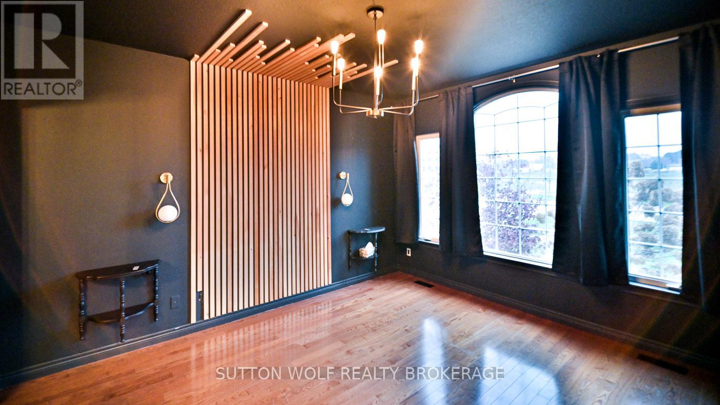 501 Darcy Drive, Strathroy-Caradoc, Ontario  N7G 4K9 - Photo 23 - X12551348