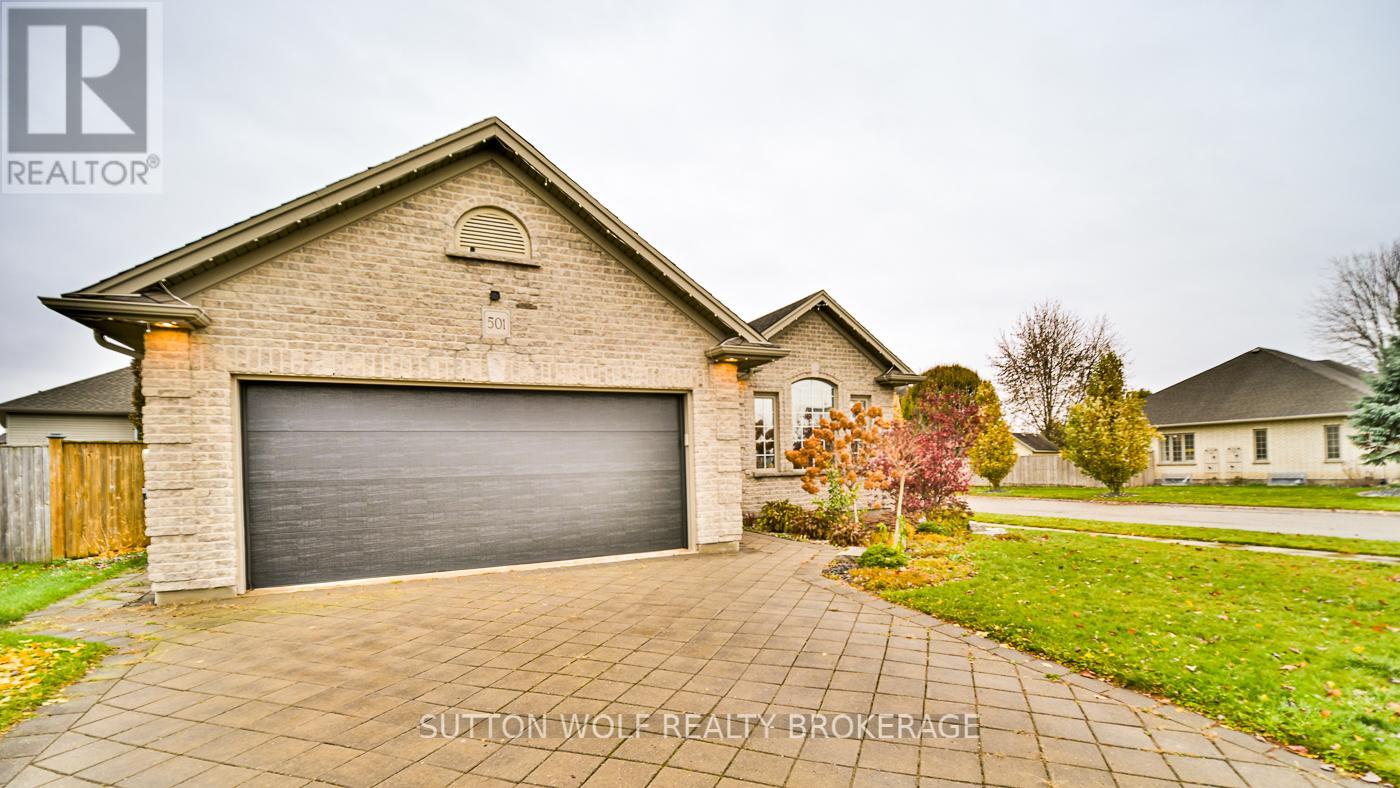 501 Darcy Drive, Strathroy-Caradoc, Ontario  N7G 4K9 - Photo 3 - X12551348