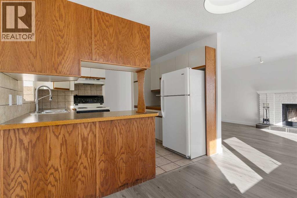 2 West Barrett Place, Cochrane, Alberta  T4C 1J5 - Photo 18 - A2265976