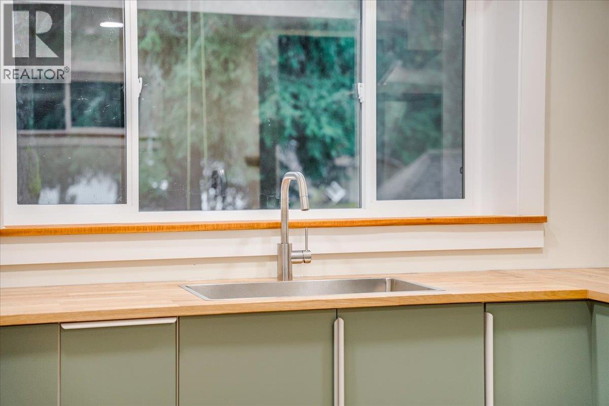 1408 Meadowbrook Drive, Castlegar, British Columbia V1N 3M1 - Photo 43 - 10369067