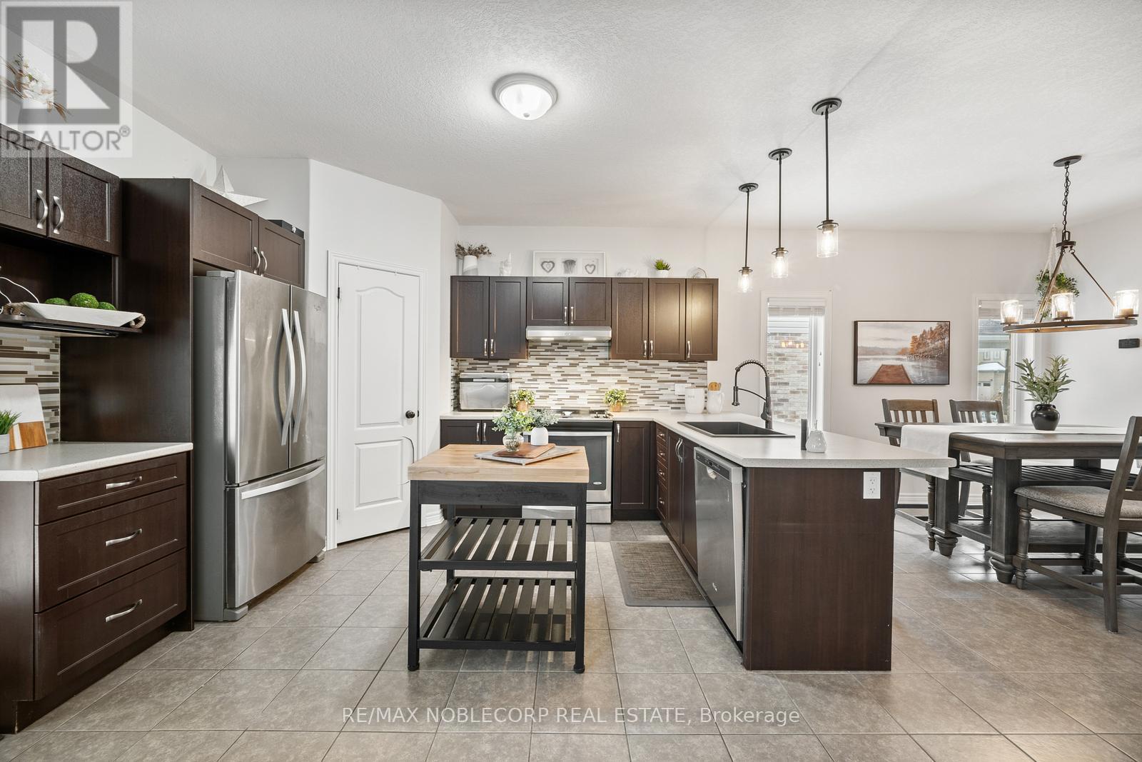 64 Carleton Trail, New Tecumseth, Ontario L0G 1A0 - Photo 13 - N12549306