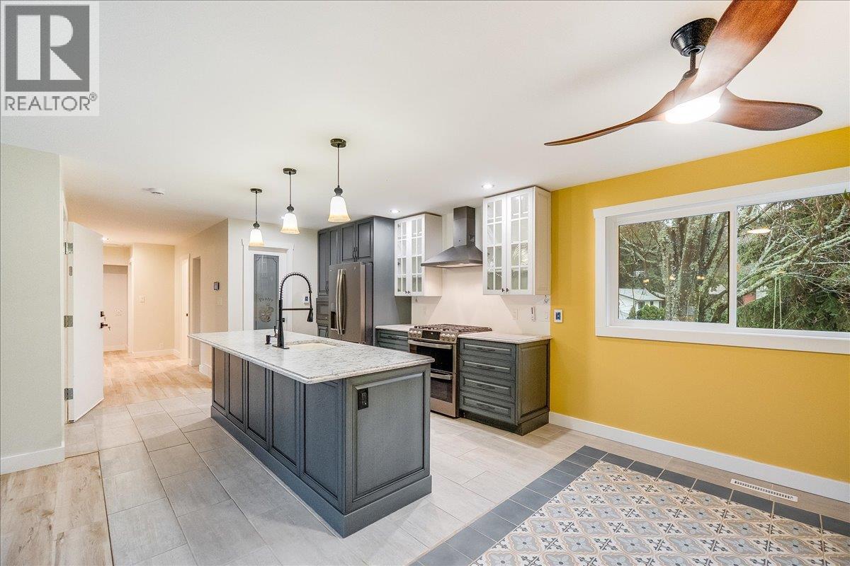 1408 Meadowbrook Drive, Castlegar, British Columbia V1N 3M1 - Photo 18 - 10369067