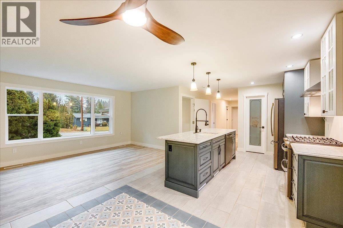 1408 Meadowbrook Drive, Castlegar, British Columbia V1N 3M1 - Photo 19 - 10369067