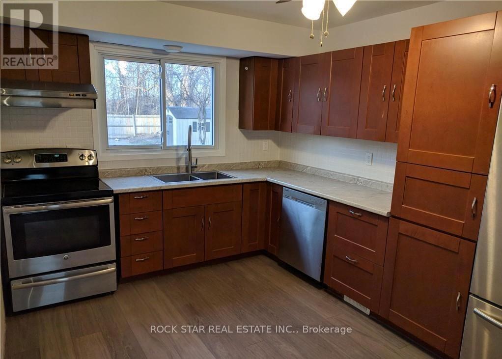 34 Preston Place, Welland, Ontario  L3C 3K3 - Photo 4 - X12551102