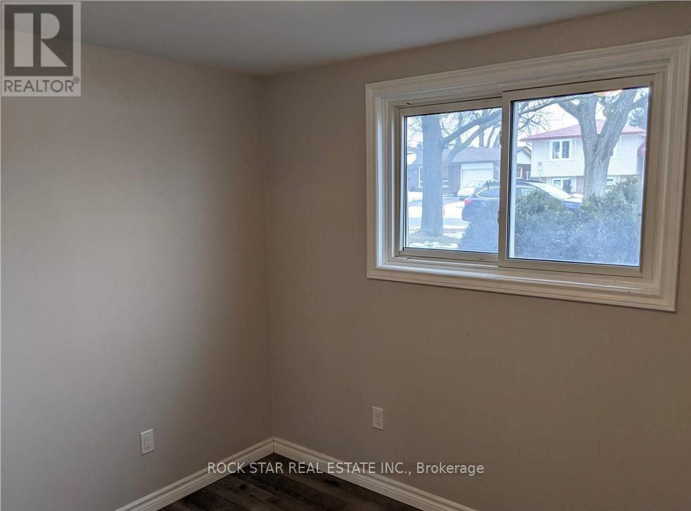 34 Preston Place, Welland, Ontario  L3C 3K3 - Photo 8 - X12551102